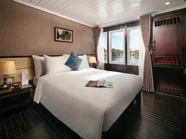 Ha Long Aqua Legend Cruise Hotel Екстериор снимка