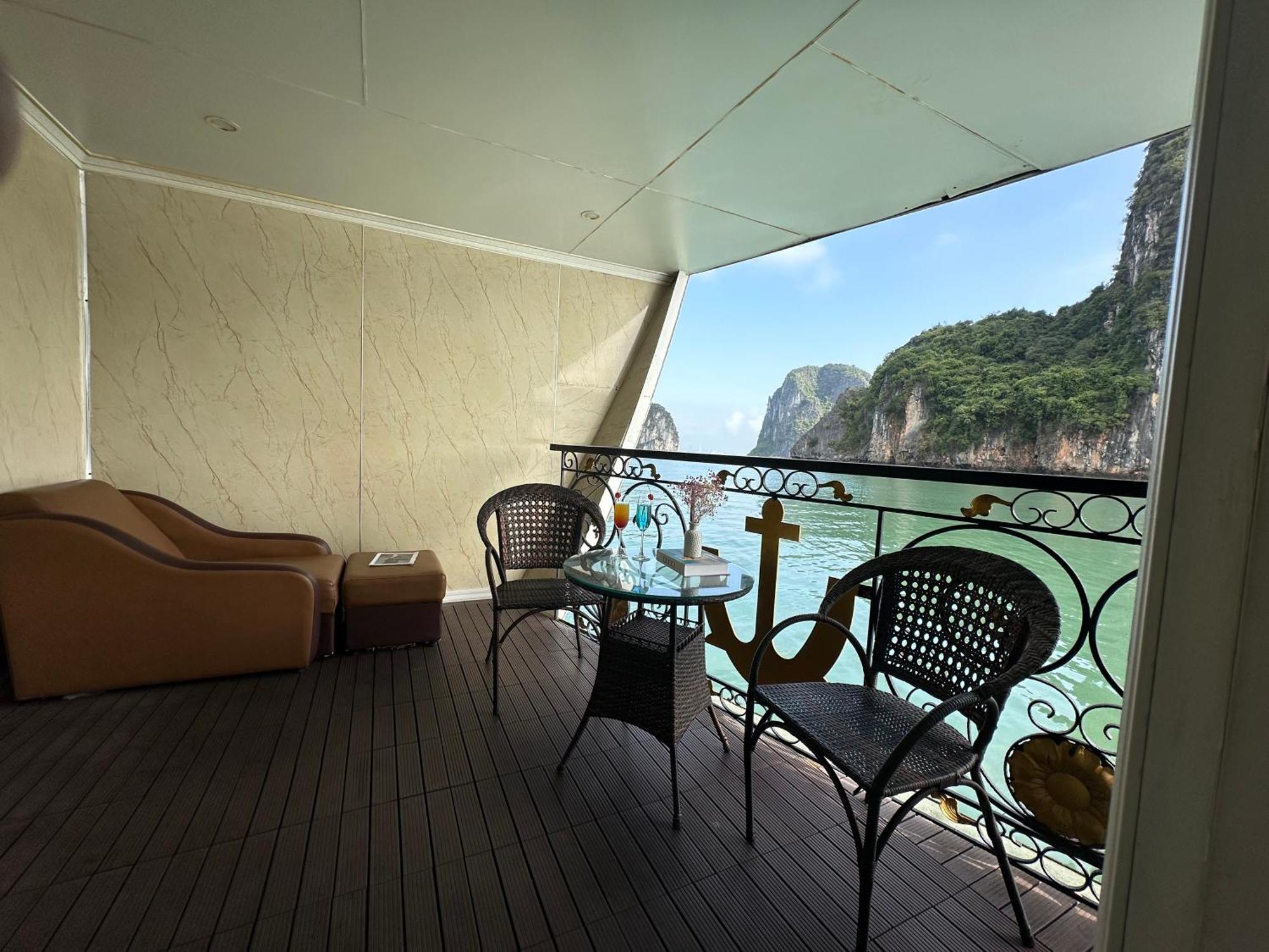 Ha Long Aqua Legend Cruise Hotel Екстериор снимка